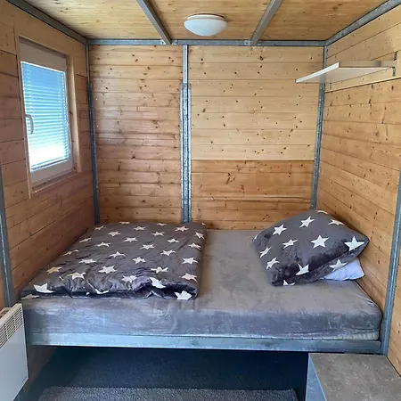 Campsite Tetris Domky V Beachklubu Ladvi *